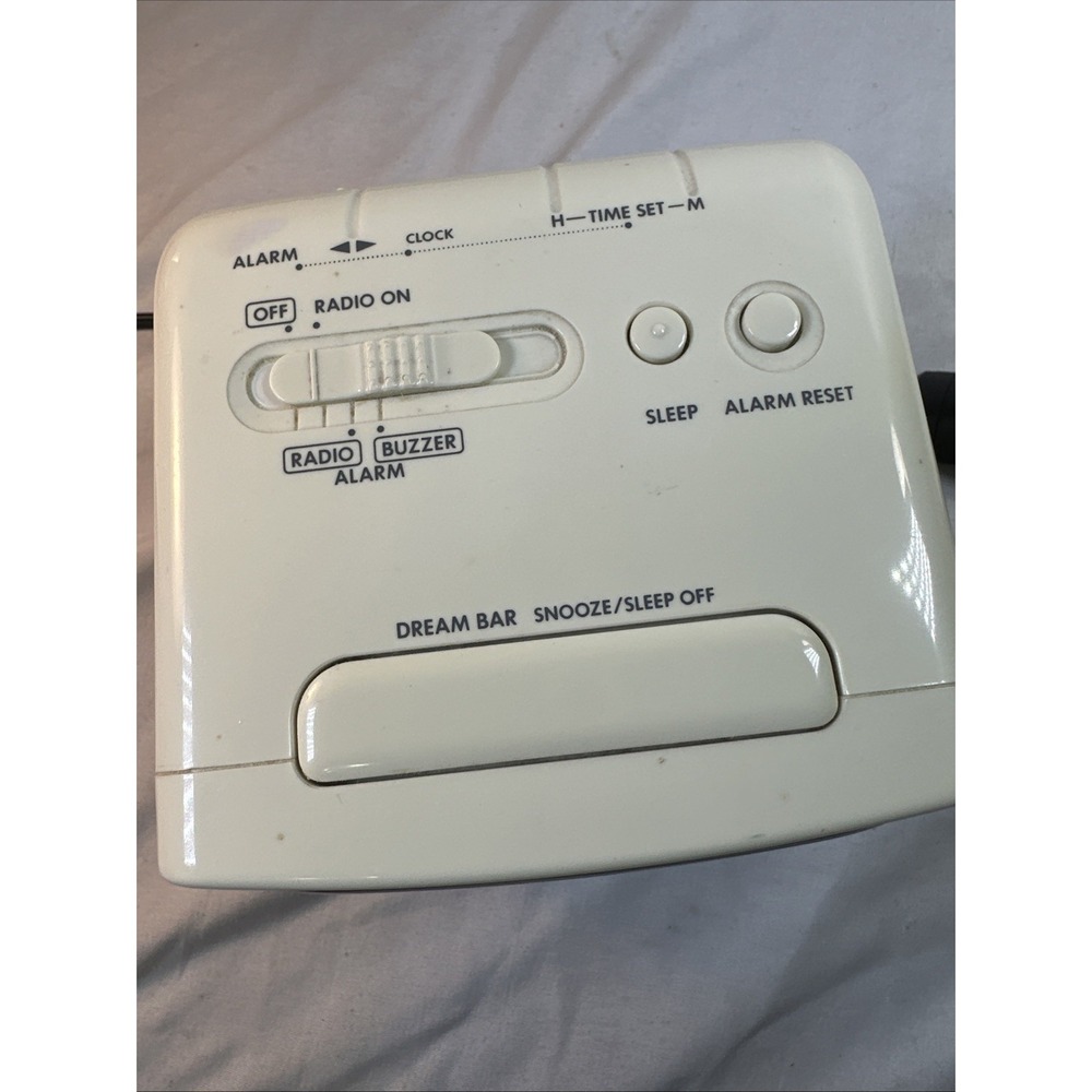 VTG Sony Dream Machine ICF-C120 AM/FM Clock Radio - Tested & Working -White Cube - Picture 8 of 9